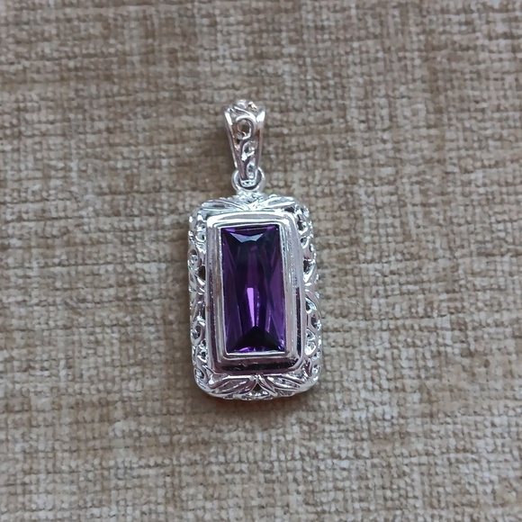 925 Silver Synthetic Amethyst Pendant - Picture 1 of 6